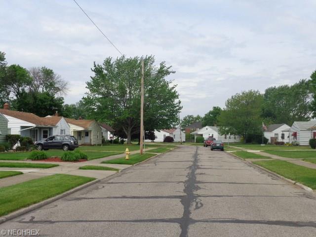 11351 Aaron Dr, Parma, OH 44130 photo 19