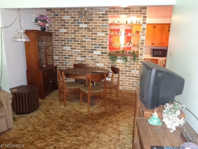 11351 Aaron Dr, Parma, OH 44130 photo 6