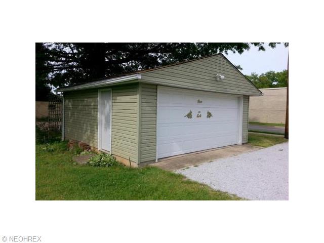 528 Smith Ave NW, Canton, OH 44708 photo 4