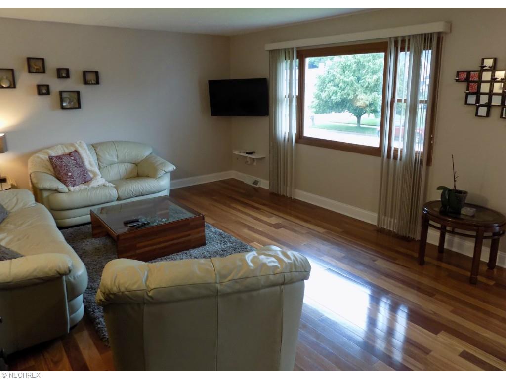 9709 Running Brook Dr, Parma, OH 44130 photo 5