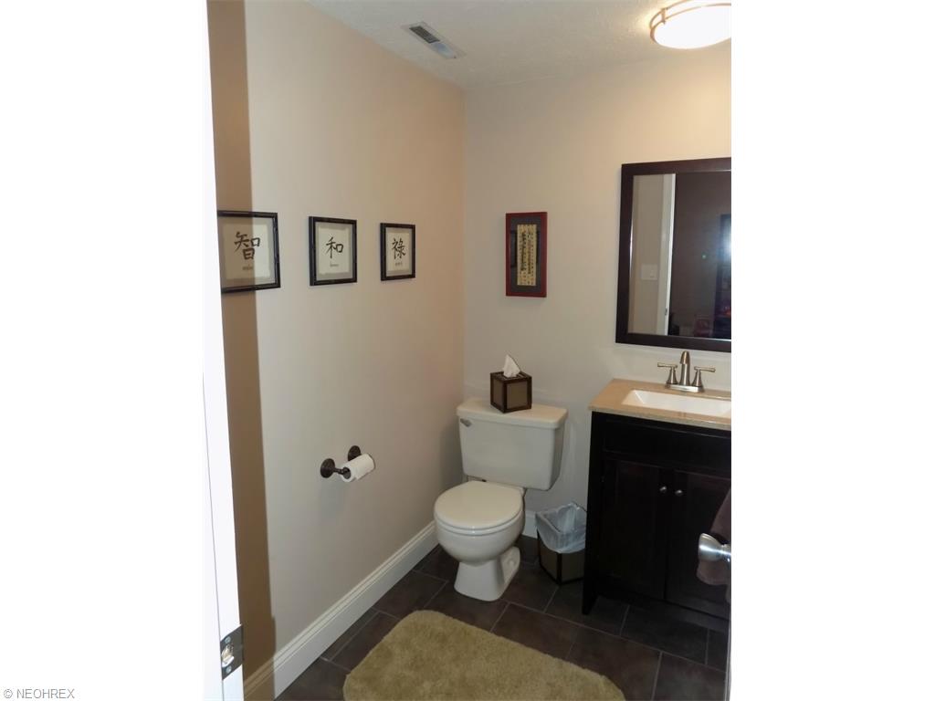 9709 Running Brook Dr, Parma, OH 44130 photo 8