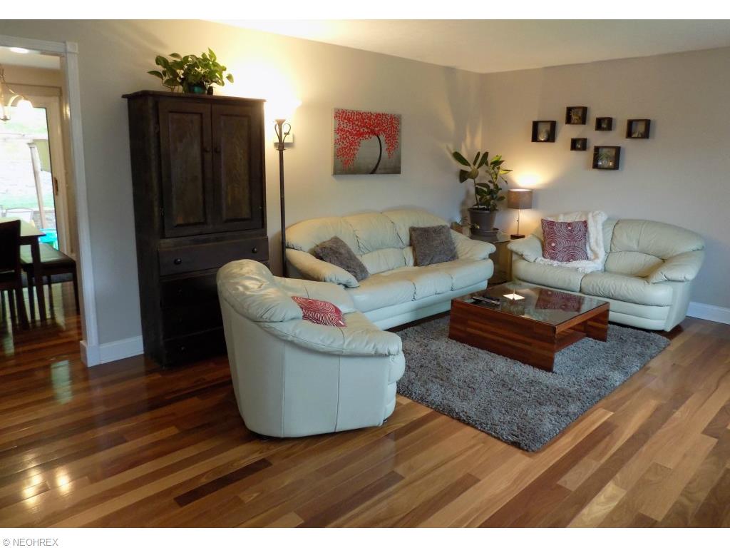 9709 Running Brook Dr, Parma, OH 44130 photo 2