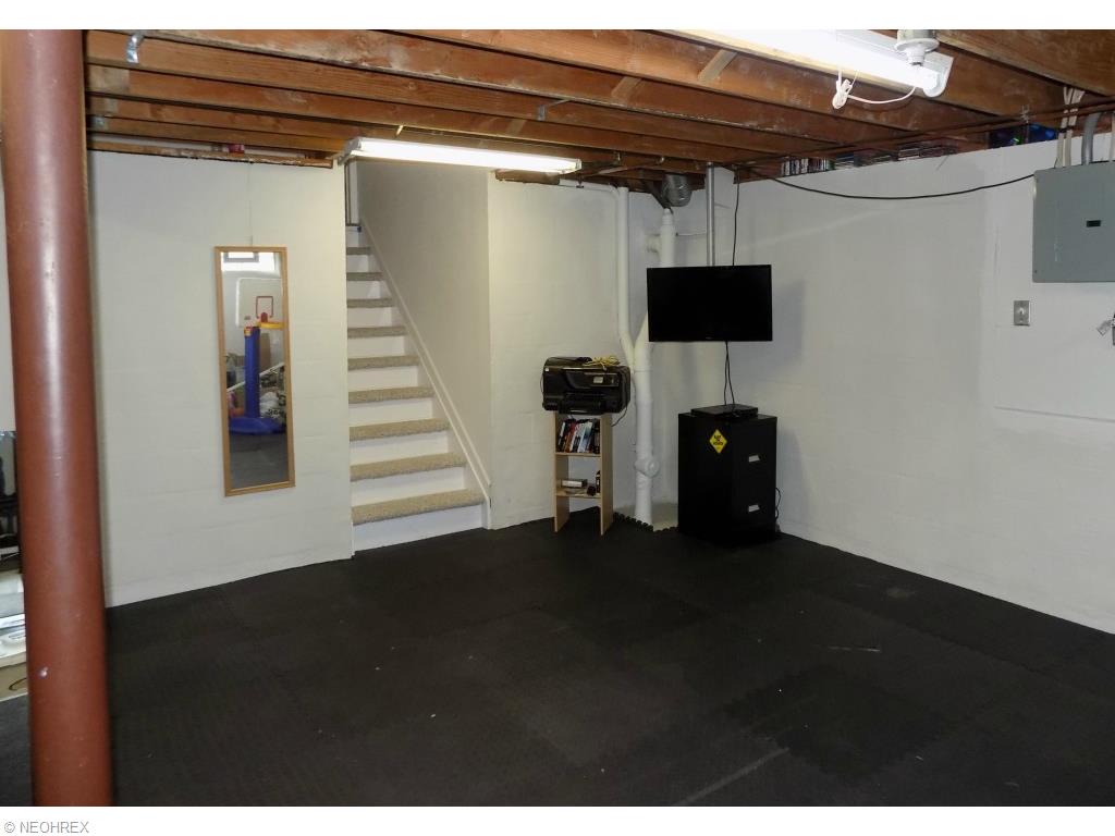9709 Running Brook Dr, Parma, OH 44130 photo 14