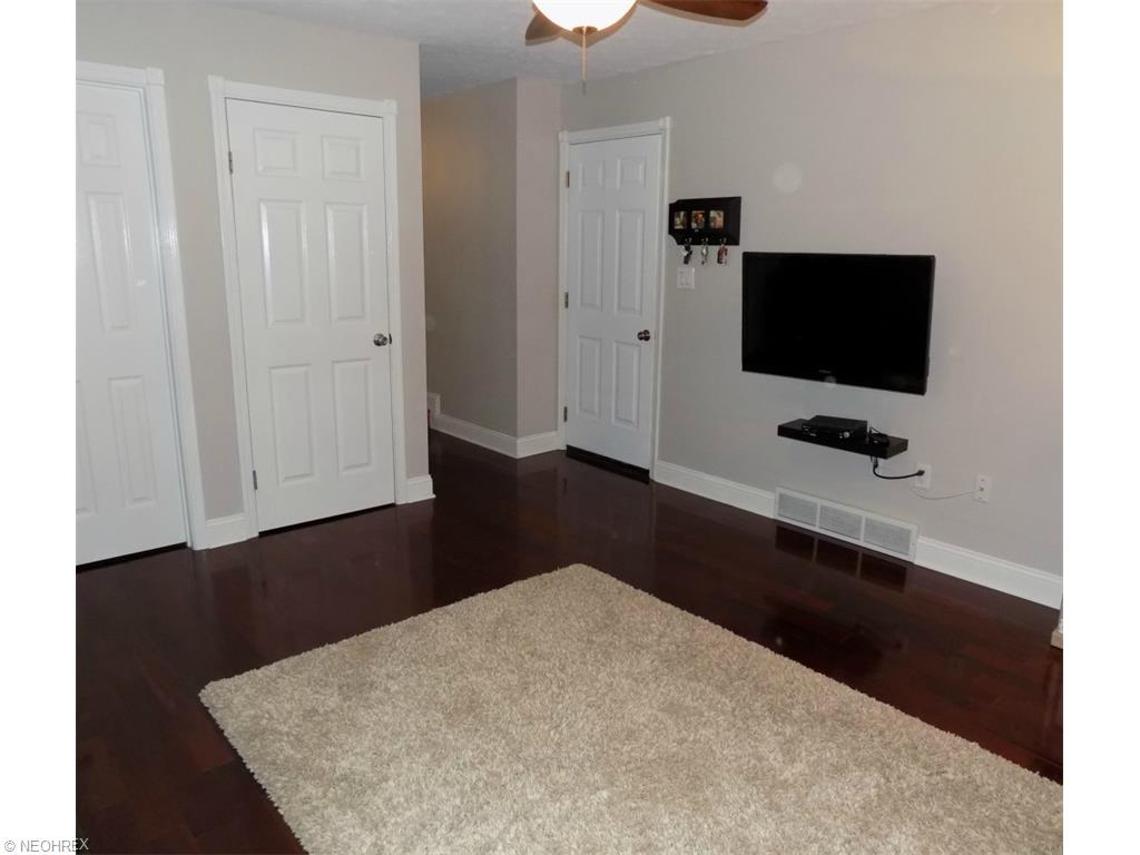 9709 Running Brook Dr, Parma, OH 44130 photo 7