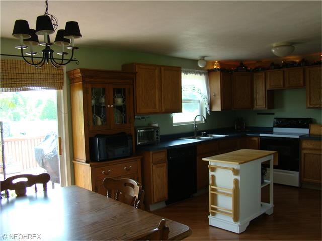 9186 Stanley Rd, Garrettsville, OH 44231 photo 2