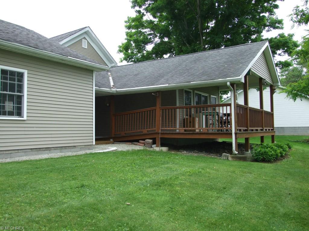 8049 French St, Garrettsville, OH 44231 photo 3