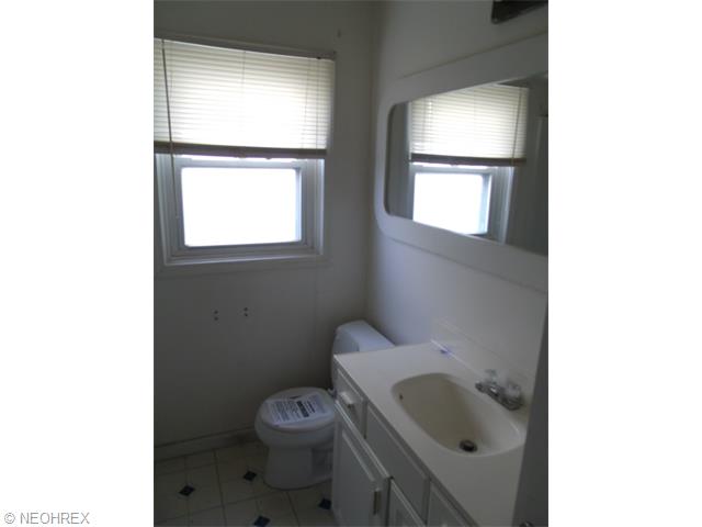 7106 Snow Rd, Parma, OH 44129 photo 23