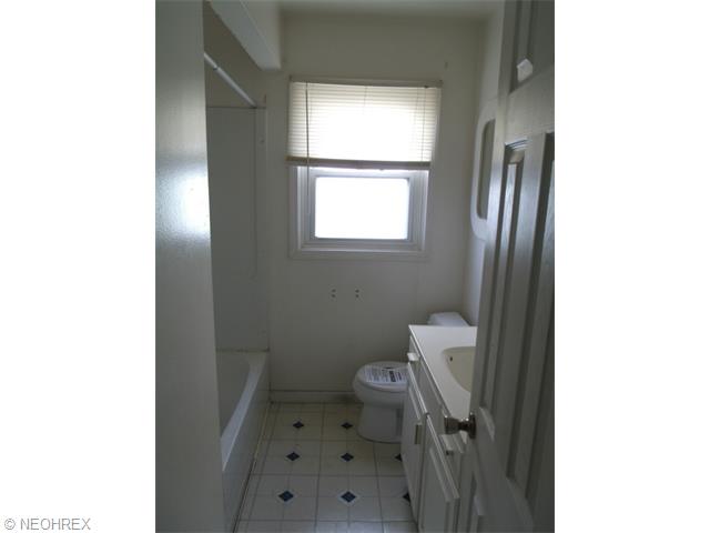 7106 Snow Rd, Parma, OH 44129 photo 22