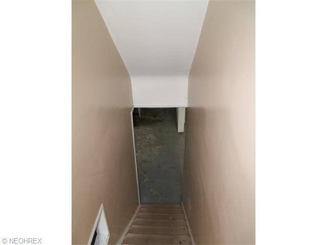 7106 Snow Rd, Parma, OH 44129 photo 6