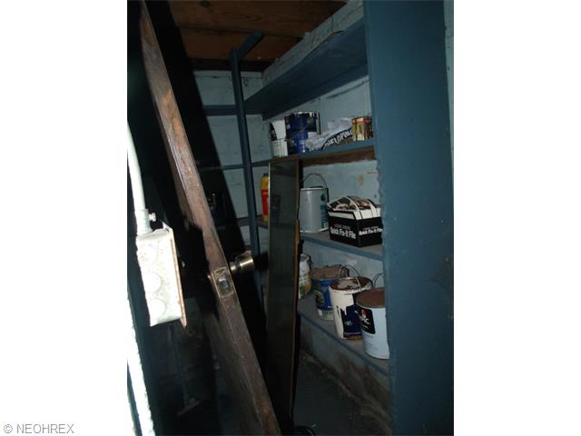 7106 Snow Rd, Parma, OH 44129 photo 12