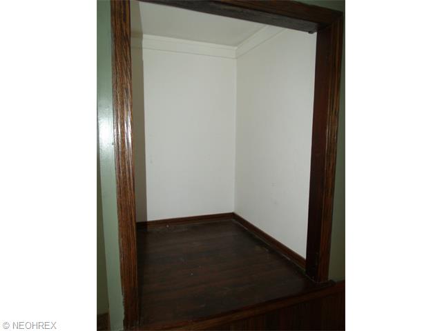 7106 Snow Rd, Parma, OH 44129 photo 5