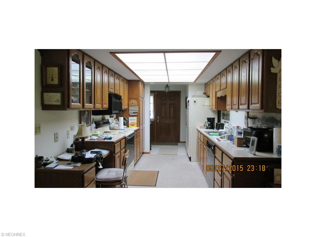 2858 Hedrick Ln, Ashtabula, OH 44004 photo 2