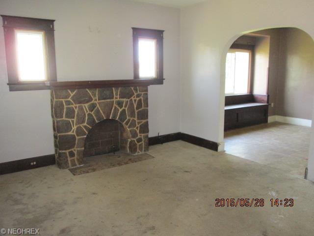 536 4th St, Struthers, OH 44471 photo 2