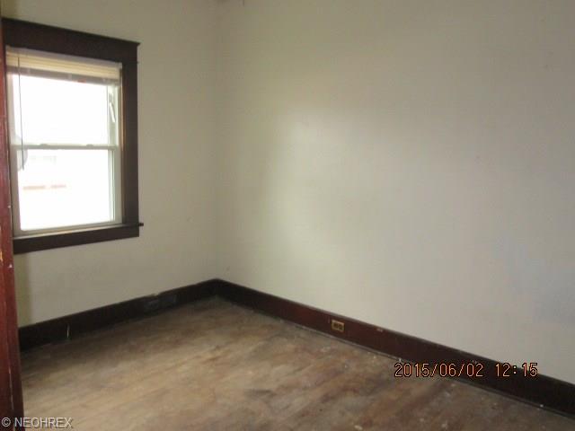 536 4th St, Struthers, OH 44471 photo 6