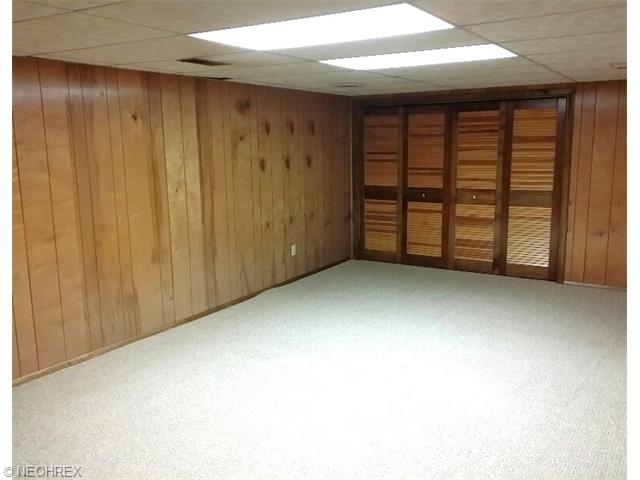 150 Hickory Rd, Akron, OH 44333 photo 22