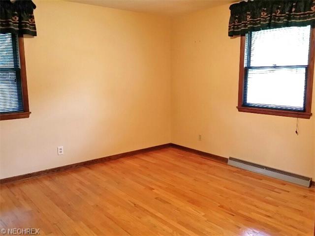 150 Hickory Rd, Akron, OH 44333 photo 11