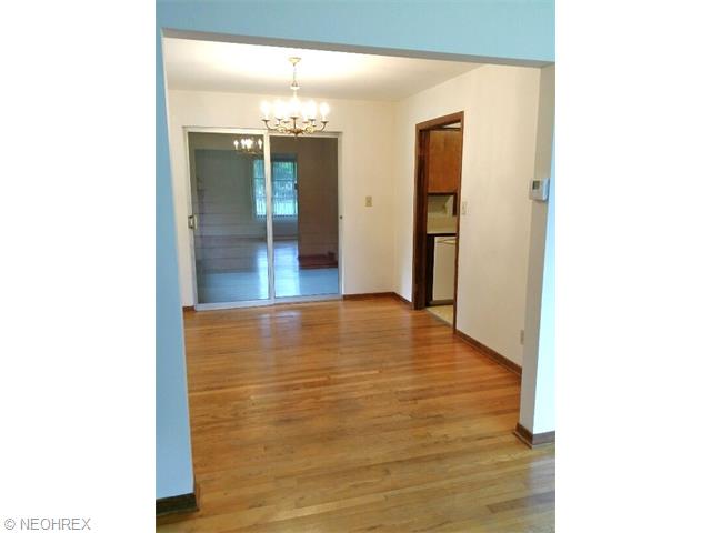 150 Hickory Rd, Akron, OH 44333 photo 6