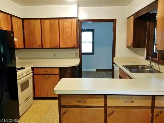 150 Hickory Rd, Akron, OH 44333 photo 7