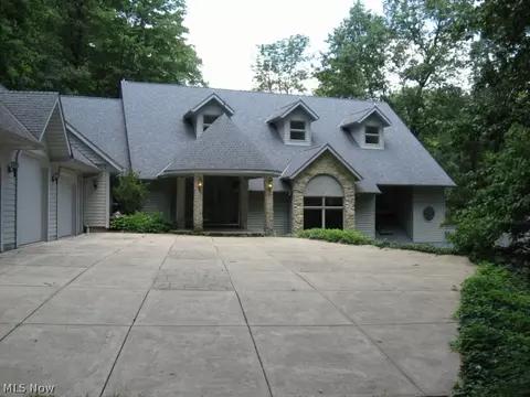 439 Hatch Rd, Sharon, OH 44281 photo 2
