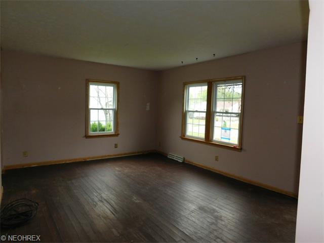 1132 E 17th St, Ashtabula, OH 44004 photo 9