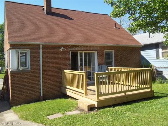 14313 Granger Rd, Maple Heights, OH 44137 photo 2