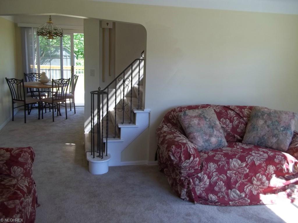 14313 Granger Rd, Maple Heights, OH 44137 photo 3