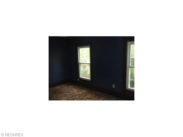 54 Poland Ave, Struthers, OH 44471 photo 8