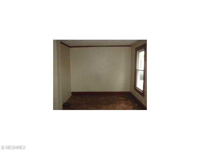54 Poland Ave, Struthers, OH 44471 photo 4