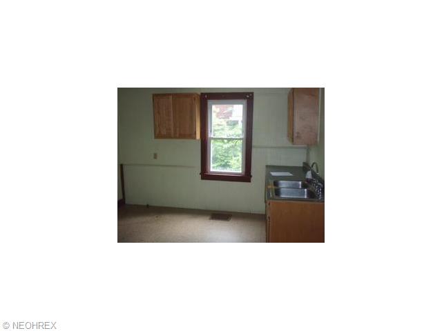 54 Poland Ave, Struthers, OH 44471 photo 2