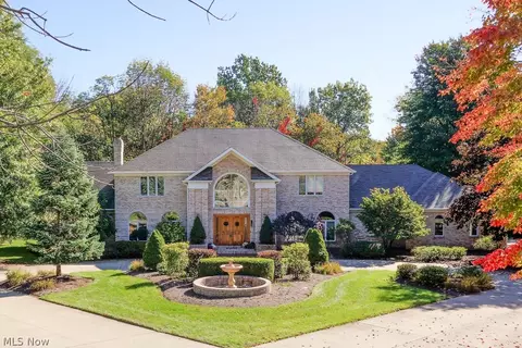 6923 Hunting Hollow Ln E, Hudson, OH 44236 photo 1