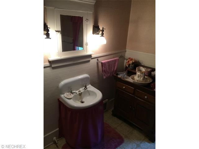 134 Commonwealth Ave NE, Massillon, OH 44646 photo 8