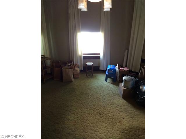 134 Commonwealth Ave NE, Massillon, OH 44646 photo 9