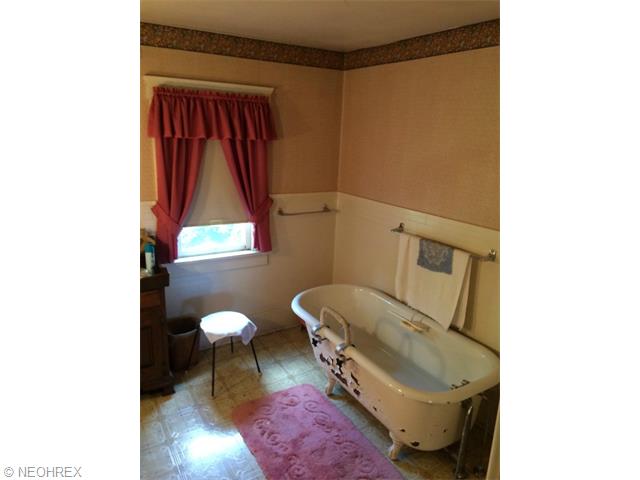 134 Commonwealth Ave NE, Massillon, OH 44646 photo 6