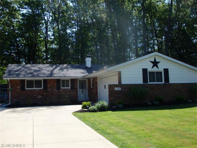 6347 Meldon Dr, Mentor, OH 44060 photo 2