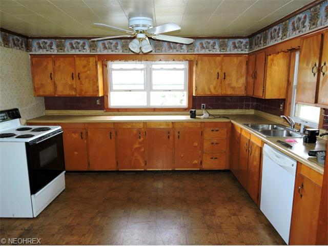 15867 Blair Rd, Salineville, OH 43945 photo 3