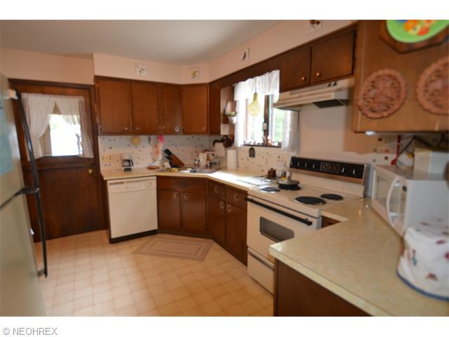 422 Myrtle Ave, Ashtabula, OH 44004 photo 16