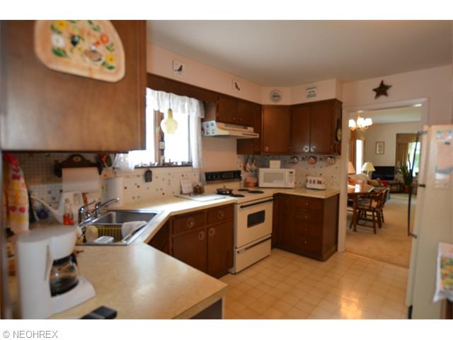 422 Myrtle Ave, Ashtabula, OH 44004 photo 5