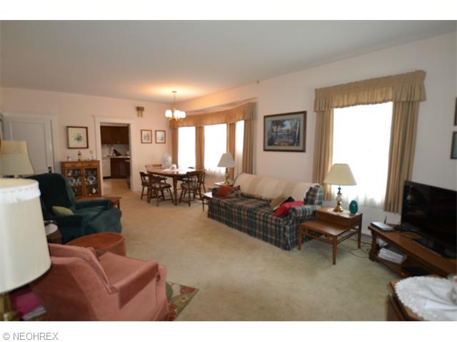 422 Myrtle Ave, Ashtabula, OH 44004 photo 4