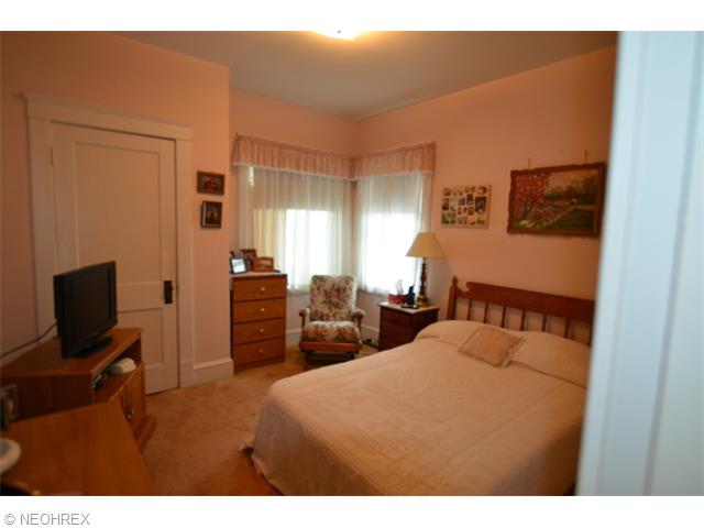 422 Myrtle Ave, Ashtabula, OH 44004 photo 11