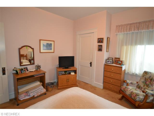 422 Myrtle Ave, Ashtabula, OH 44004 photo 12
