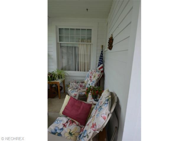 422 Myrtle Ave, Ashtabula, OH 44004 photo 3