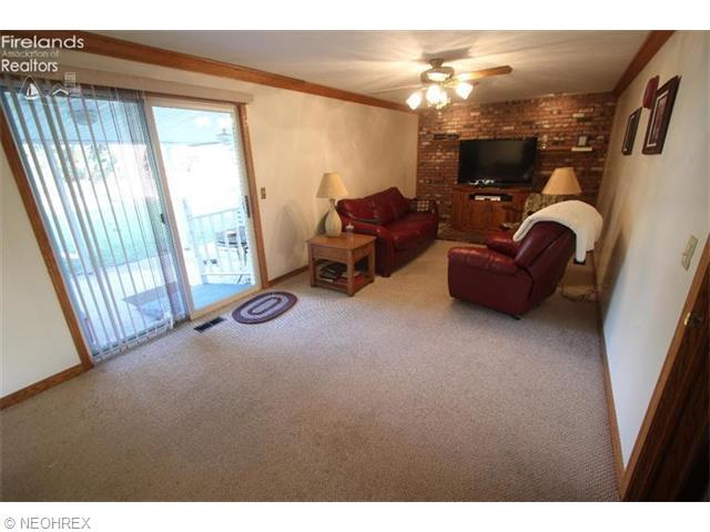 911 Strowbridge Dr, Huron, OH 44839 photo 3