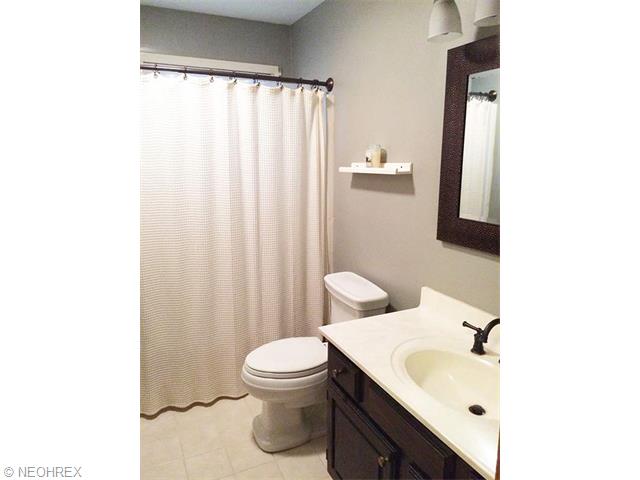 30864 Harrison Rd, Wickliffe, OH 44092 photo 4