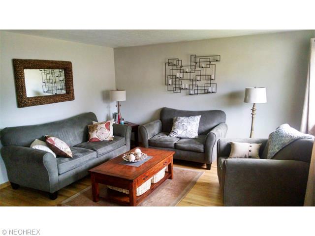 30864 Harrison Rd, Wickliffe, OH 44092 photo 2