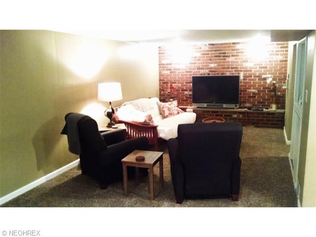 30864 Harrison Rd, Wickliffe, OH 44092 photo 5