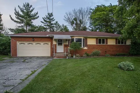 361 Windsor Dr, Elyria, OH 44035 photo 1