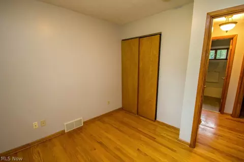 361 Windsor Dr, Elyria, OH 44035 photo 9