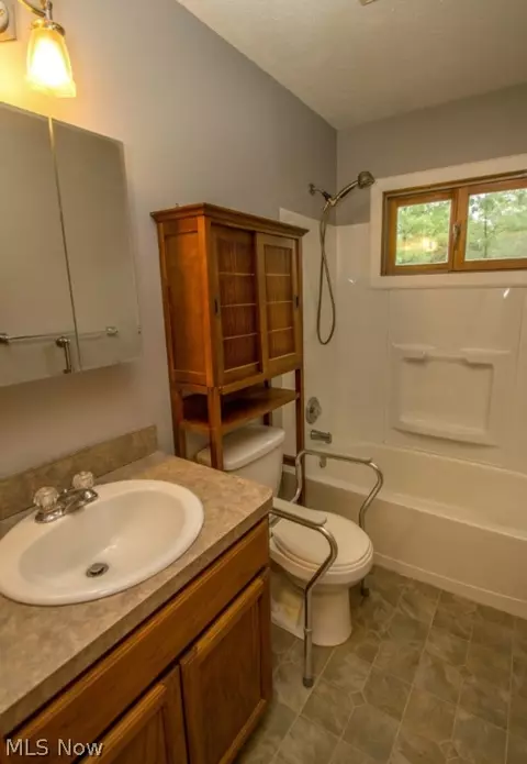 361 Windsor Dr, Elyria, OH 44035 photo 13