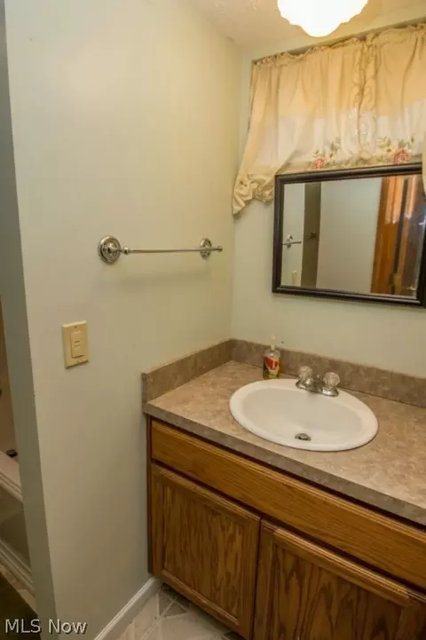 361 Windsor Dr, Elyria, OH 44035 photo 14