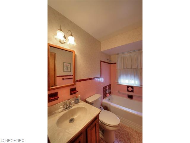 1823 Maple St, Wickliffe, OH 44092 photo 9